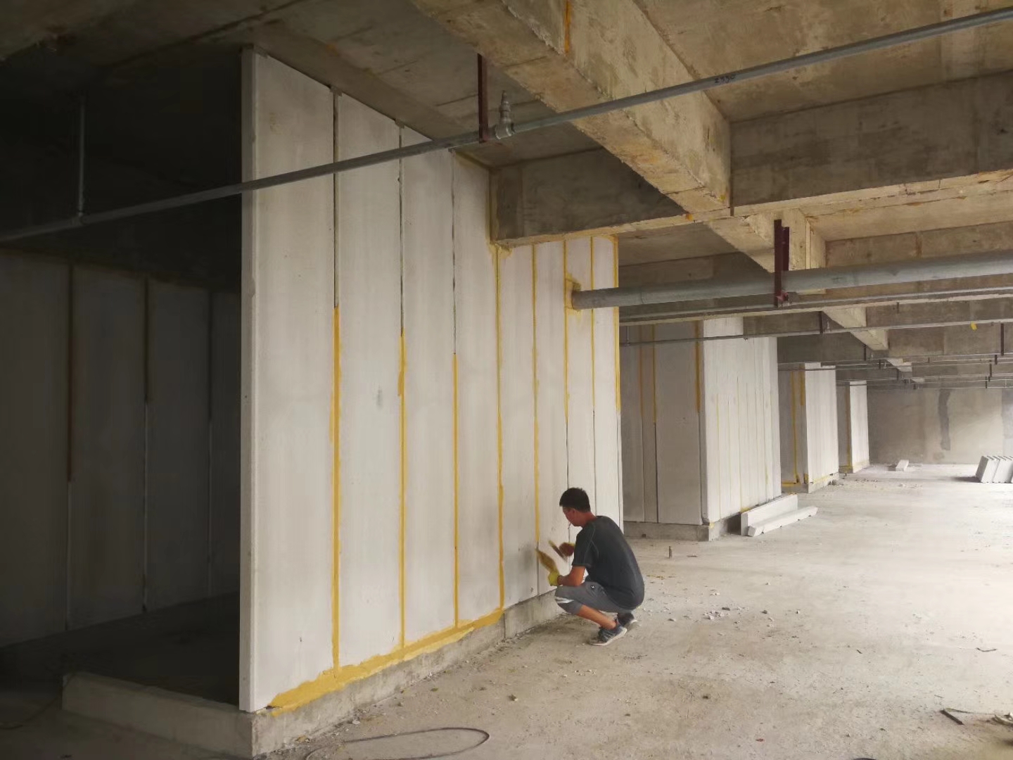 铁东无机发泡轻骨料混凝土隔墙板施工技术性能研究